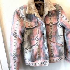 Cavenders Cowgirl Legend Aztec print with Sherpa lining